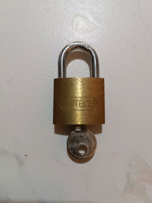Padlock like new, 4 centimeters length
