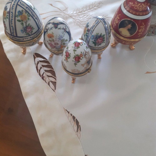 Decorative table eggs with storage space, handmade