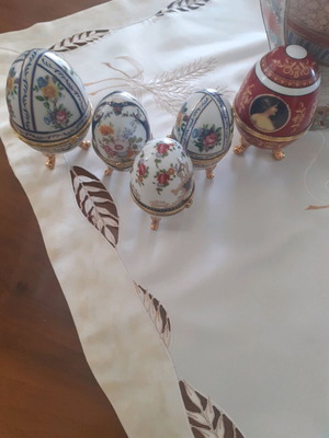Decorative table eggs with storage space, handmade