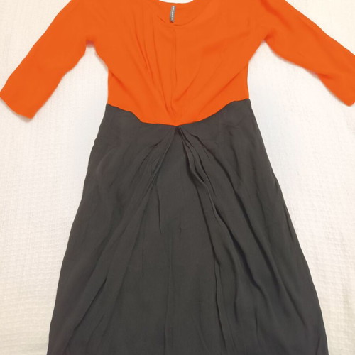 Naf Naf dress made of viscose with 3/4 sleeves like new, black and orange