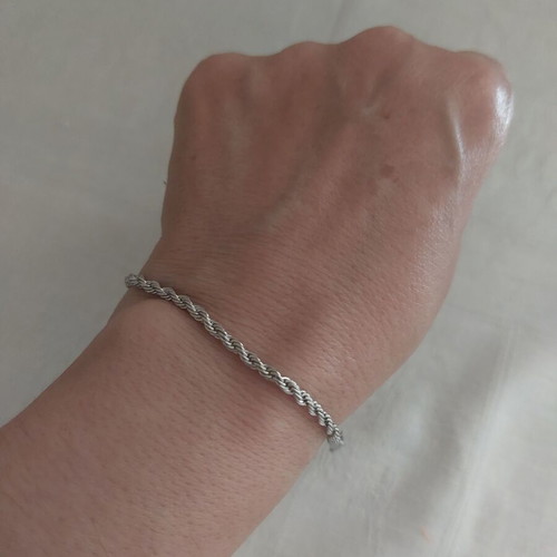 Bracelet made of stainless steel like new, silver color, 17+5 cm