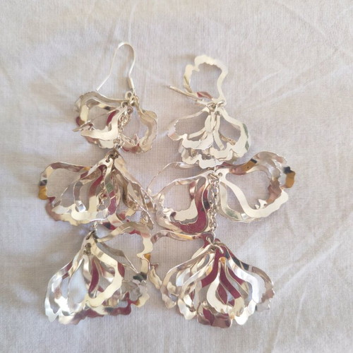 Silver dangling earrings new, unused