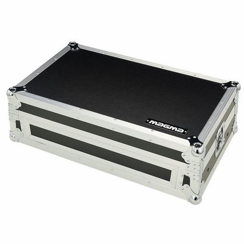 Magma flight case with power strip, like new