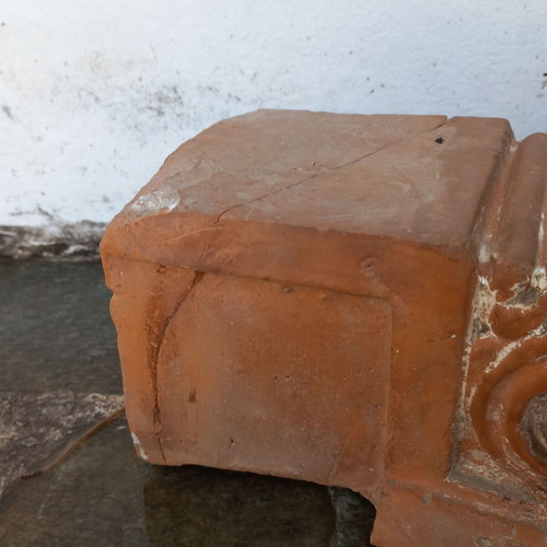 Ceramic corbel used, small size