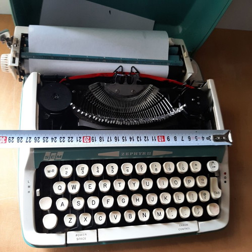 Smith Corona Zephyr II mechanical typewriter used, vintage 60s-70s