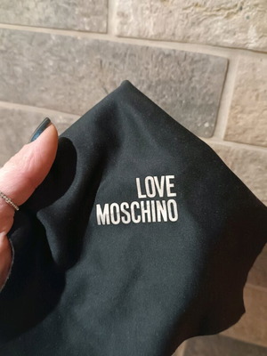 Love Moschino glasses case like new, red with velvet interior