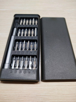 Small screwdrivers set with 24 bits new in case