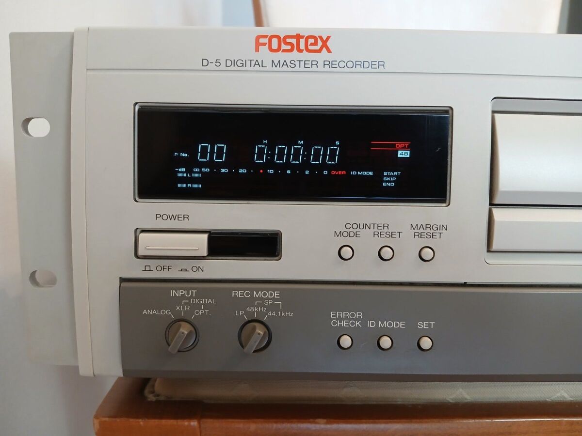 Fostex D5 Digital DAT Master Recorder… - € 500,00 - Vendora.gr