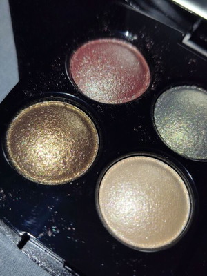 Chanel σκιά νέα στο κουτί, 4 ombres