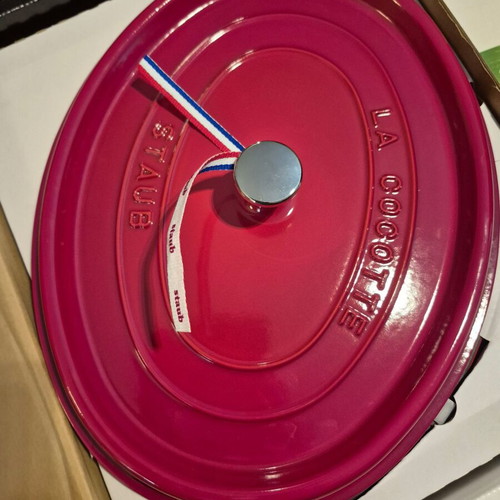 Staub Oval Cocotte 37cm 8L Cherry αχρησιμοποίητη με κουτί