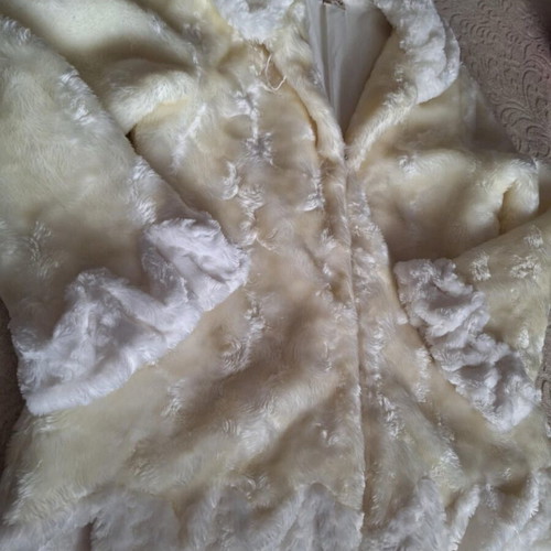 Women’s coat like new, white, 70cm long