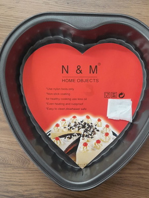 Nonstick Heart-Shaped Cake Pan 27x27x5h cm new