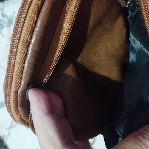 Leather crossbody bag like new, brown, spacious with many pockets