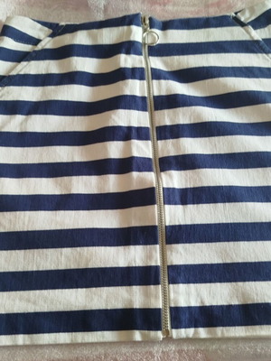 Skirt navy blue and white, size XS, used, zipper front