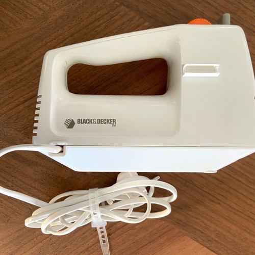 Black & Decker Mixer 130W with two sets of beaters