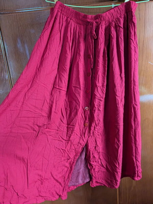 Skirt midi red size large used with elastic and buttons