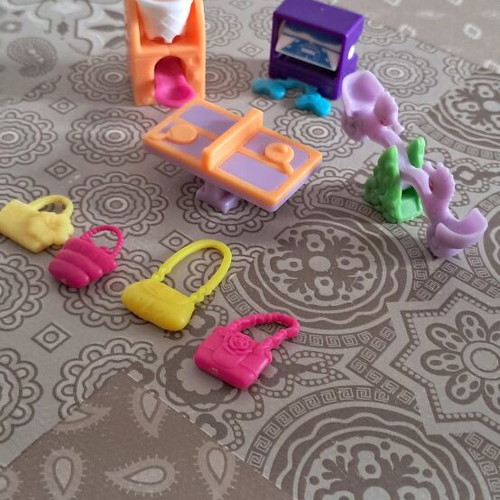 Polly Pocket toys and bags used
