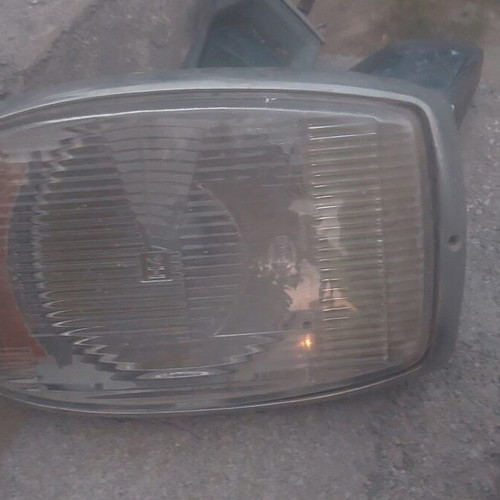Mercedes 115D-200D parts used, 2 headlights, 2 manual mirrors, grille