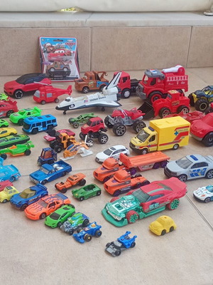 Toy car collection, pack of 70, mixed brands