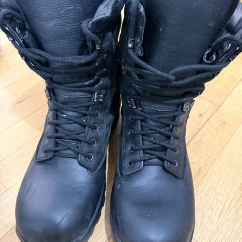 Robusta GoReTex boots size 42 new, black
