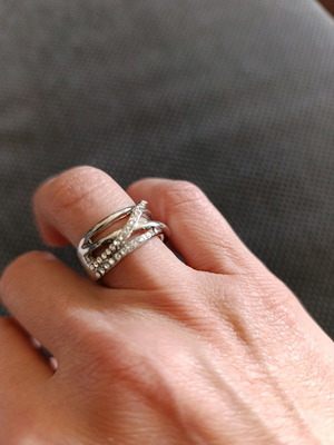 Silver ring like new, does not tarnish 2.1