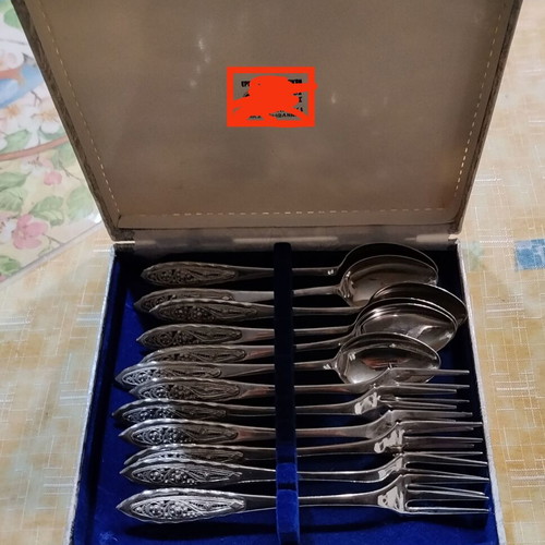 Vintage silver dessert spoons set with original case, used