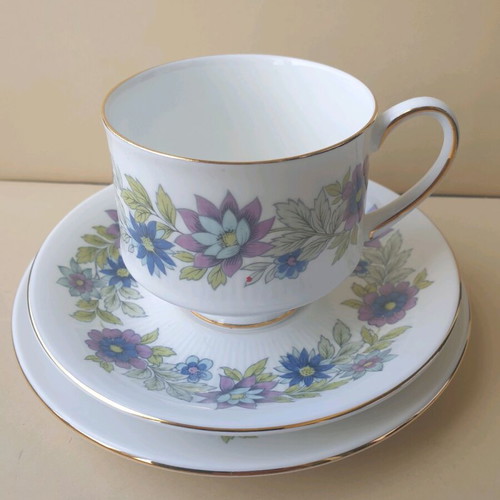 Paragon vintage triple set Cherwell porcelain like new