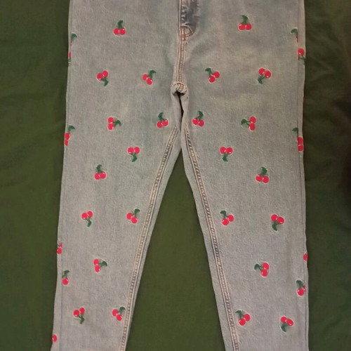Clockhouse high-waist jeans used with embroidered cherries, size 42 (XL)
