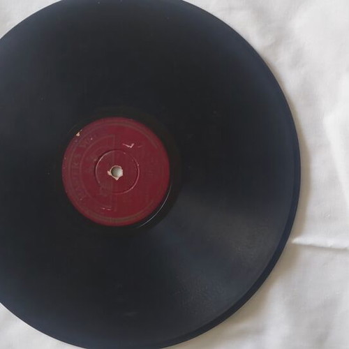 His Master's Voice 78 RPM Record used, Glyky Mou Koritsi tango
