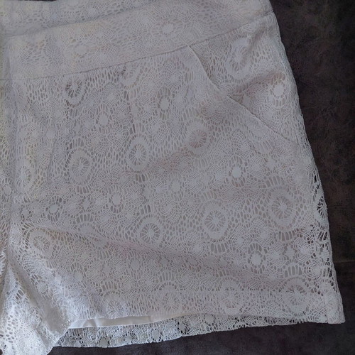 Guess lace white shorts size large like new