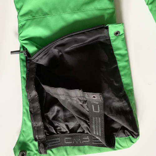 Children's ski suit new, waterproof, size 4 years, green
