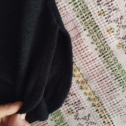 Long-sleeve blouse black like new, sizes L to XXL