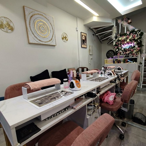 Professional manicure and pedicure equipment like new
