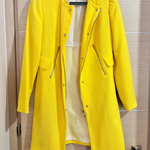 Stradivarius yellow coat used with almost 3/4 sleeve