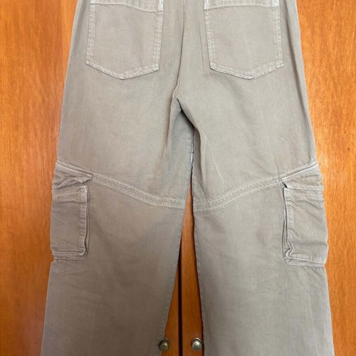 Zara women's beige pants size M like new with minor seam damage