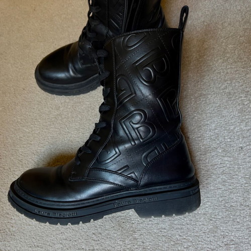 Laura Biagiotti black boots like new, size 37