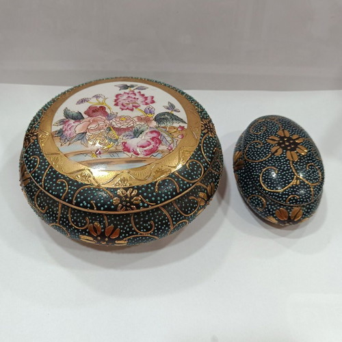 Sevres set of 2 hand-painted bowls used