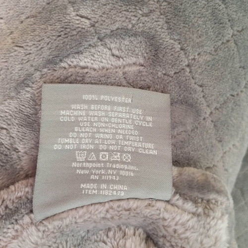 Monte & Jardin King Size sofa or bed cover like new, gray