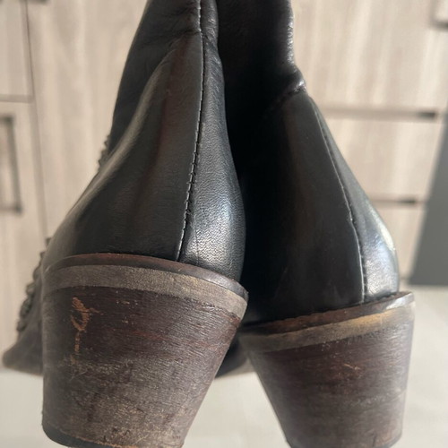 Rock boots with studs like new, black, size 39