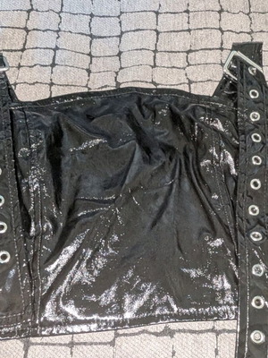 Vinyl crop top Forever 21 size S like new, black