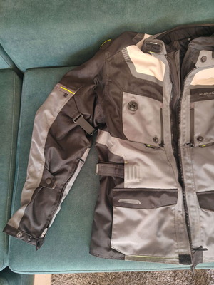 Μπουφάν μηχανής Nordcode Adventure Evo 24 5XL σαν καινούργιο, γκρι/μαύρο