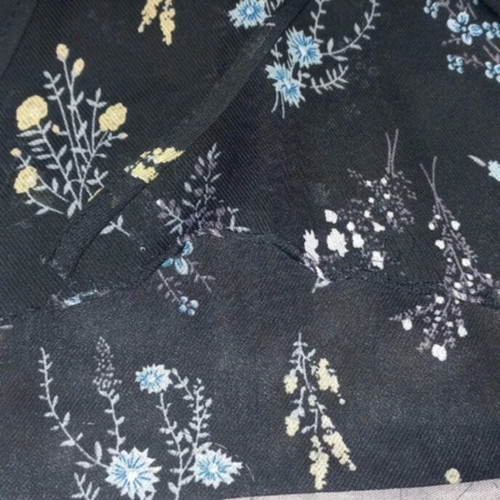 Floral blouse used with lace and back opening