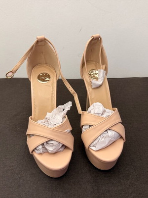 Luigi sandals size 38 new, beige and gold