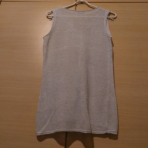 Oltre knitted sleeveless silver top like new, size Medium