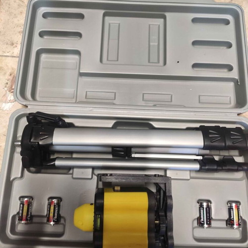 Laser level with tripod set and case new