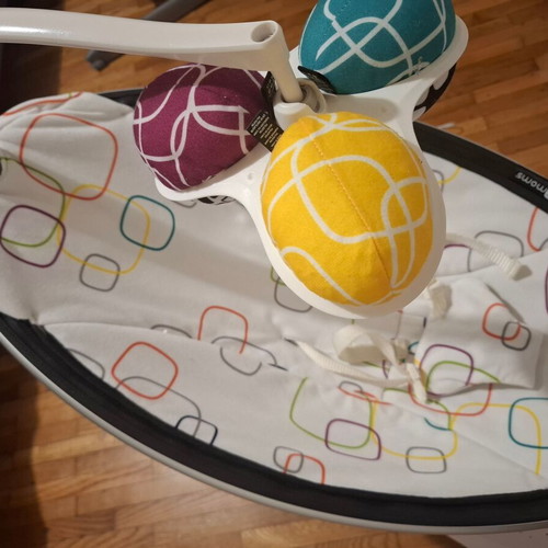 4moms MamaRoo electric rocker swing like new