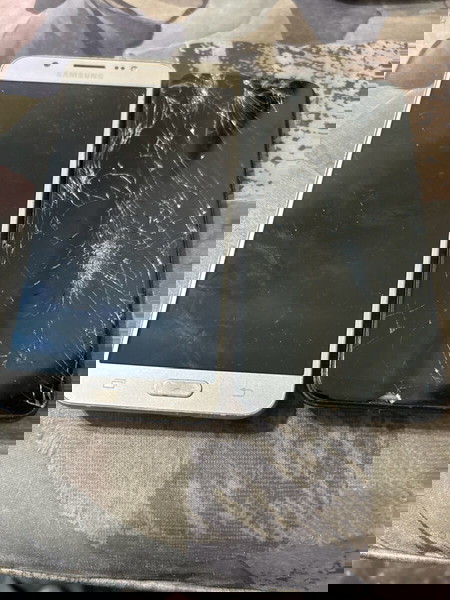 Δυο Samsung Galaxy για ανταλλακτικα