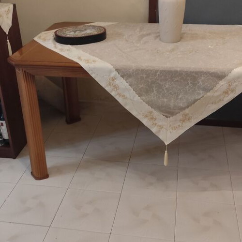 Dining table used without chairs extendable