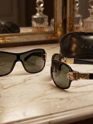 Γυαλιά ηλίου Gucci μεταχειρισμένα με χρυσές αγκράφες horsebit, μαύρα