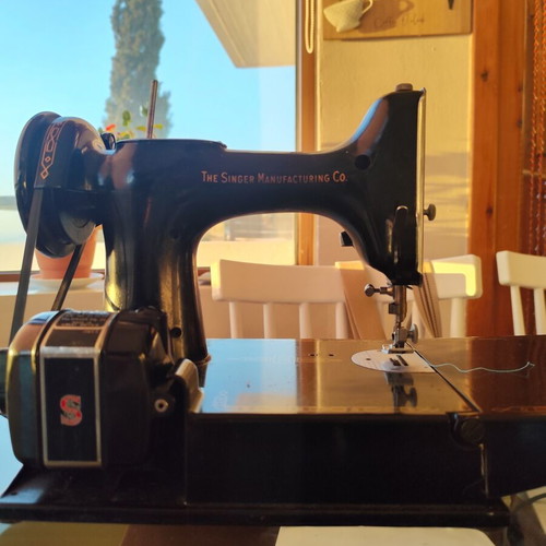 Singer Featherweight 221 sewing machine
